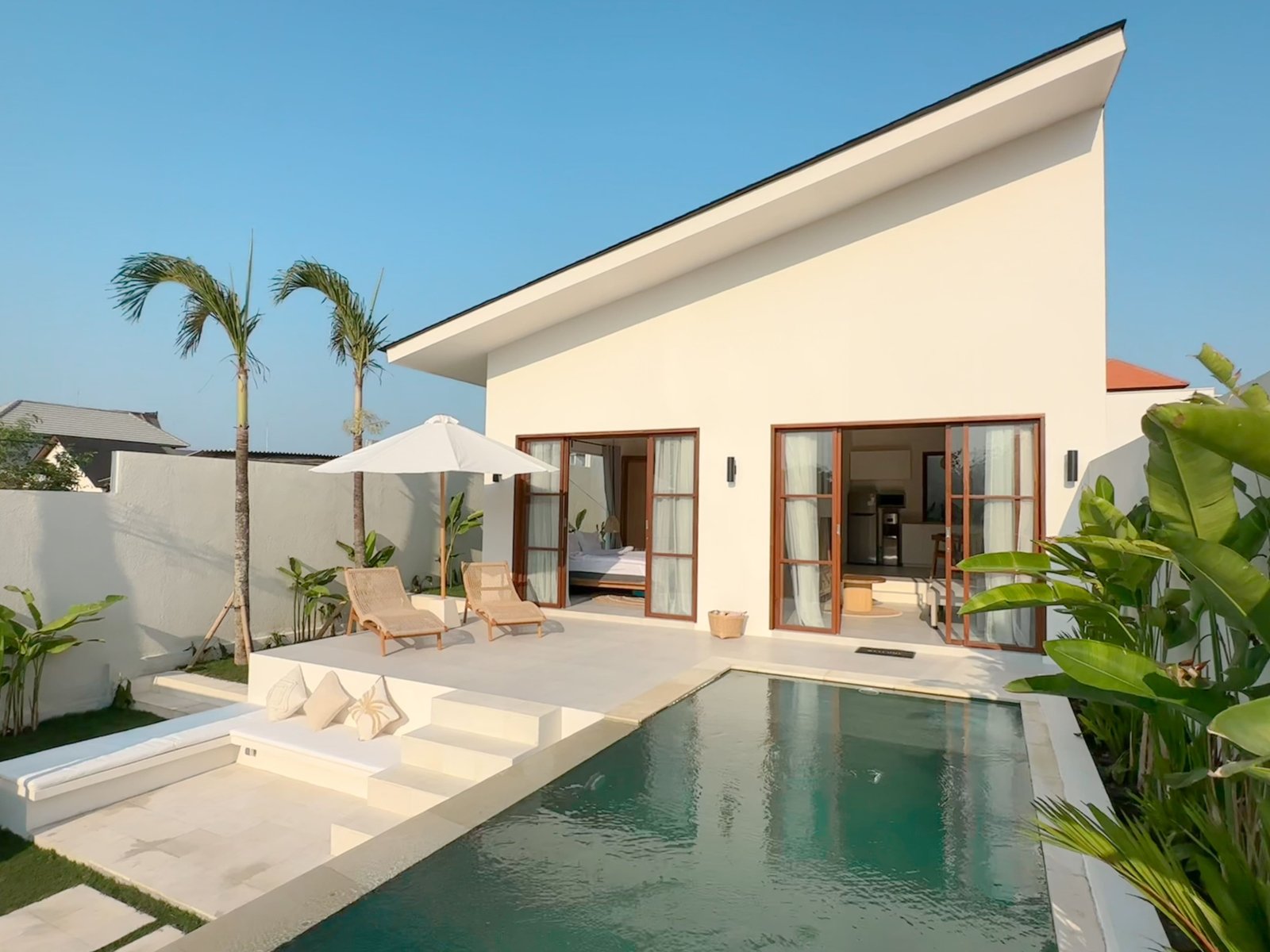 House with pool – Copy