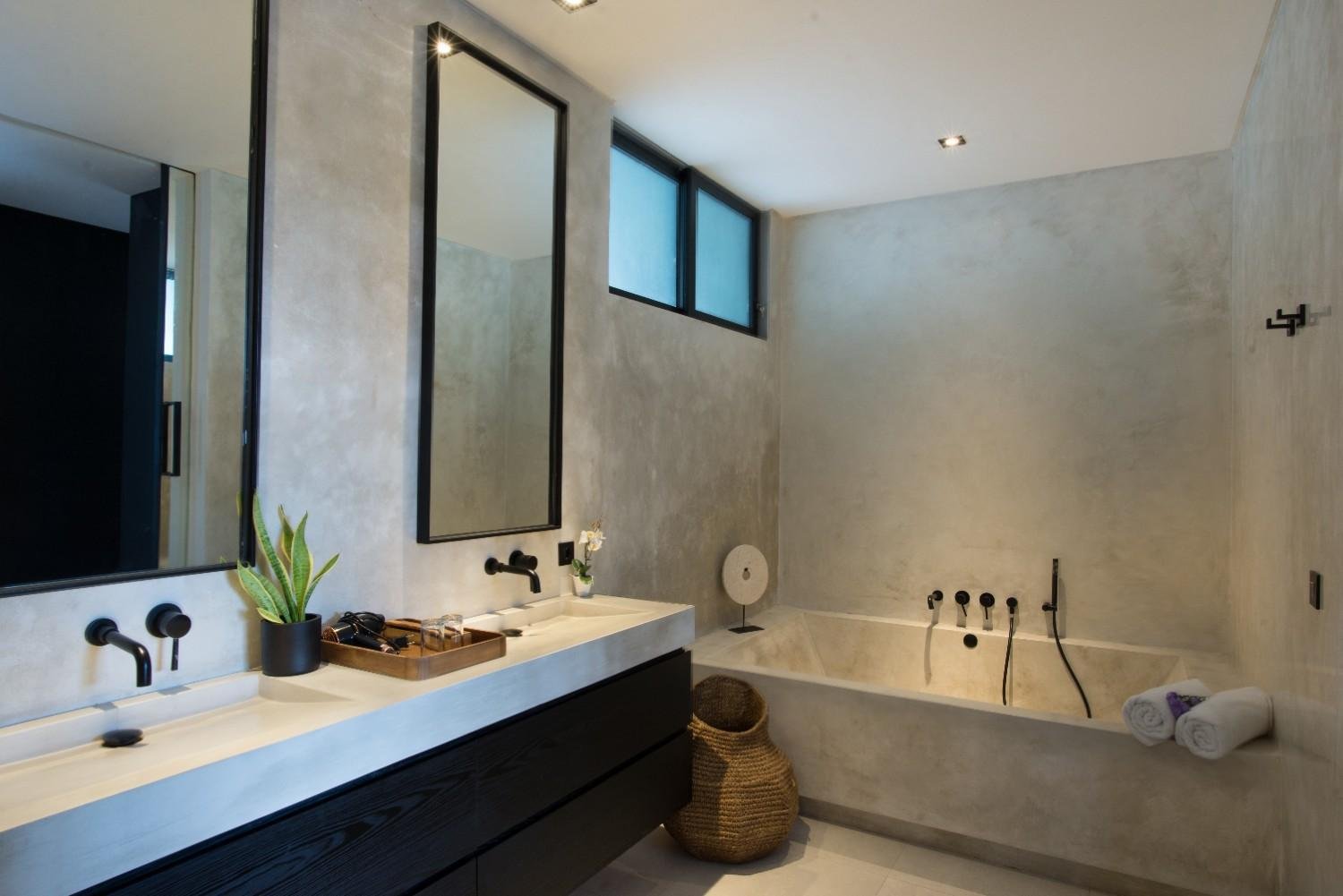 BATHROOMA