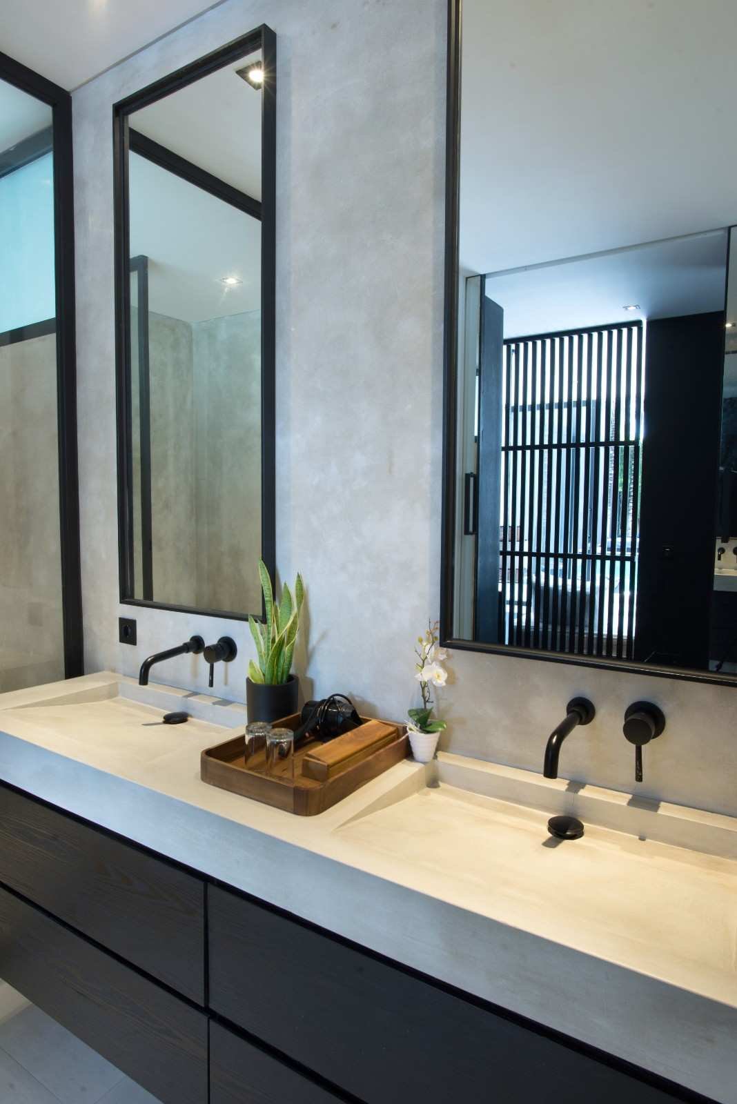 BATHROOMA2