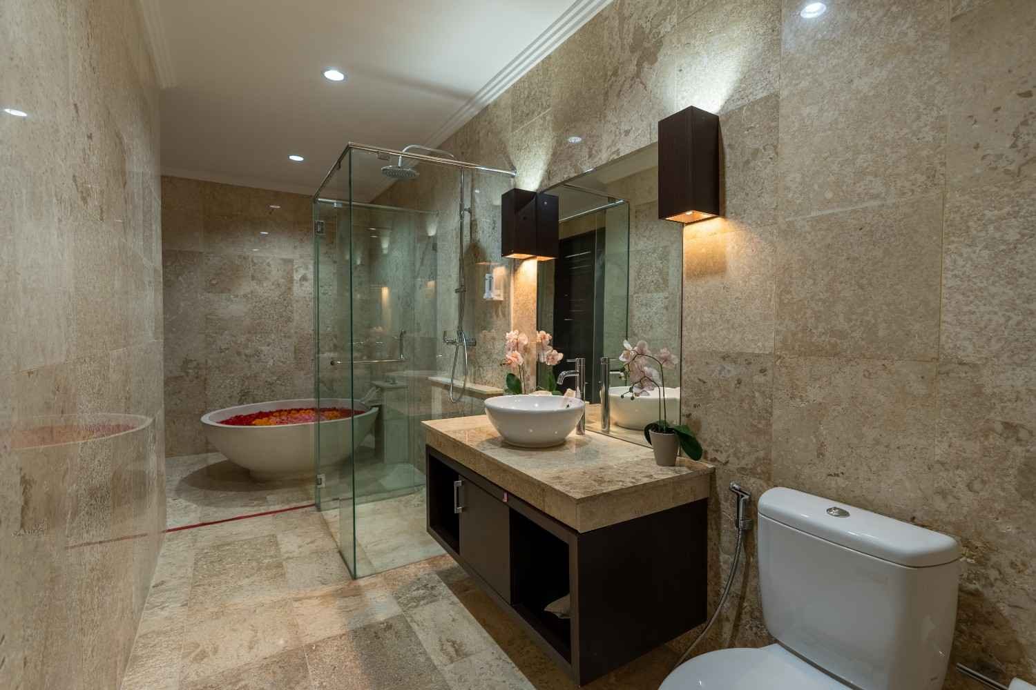 TOILETBATHUP