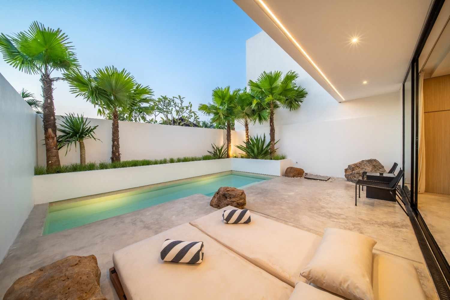 03VILLAKOONPoolKOONBaliLuxuryvillaBaliInvestinBaliBuyavillainBalidesignvillaBalidesignstayBaliRealestateInvestmentBaliModernMinimalistVillaBaliLuxuryVillawithPoolBaliRea