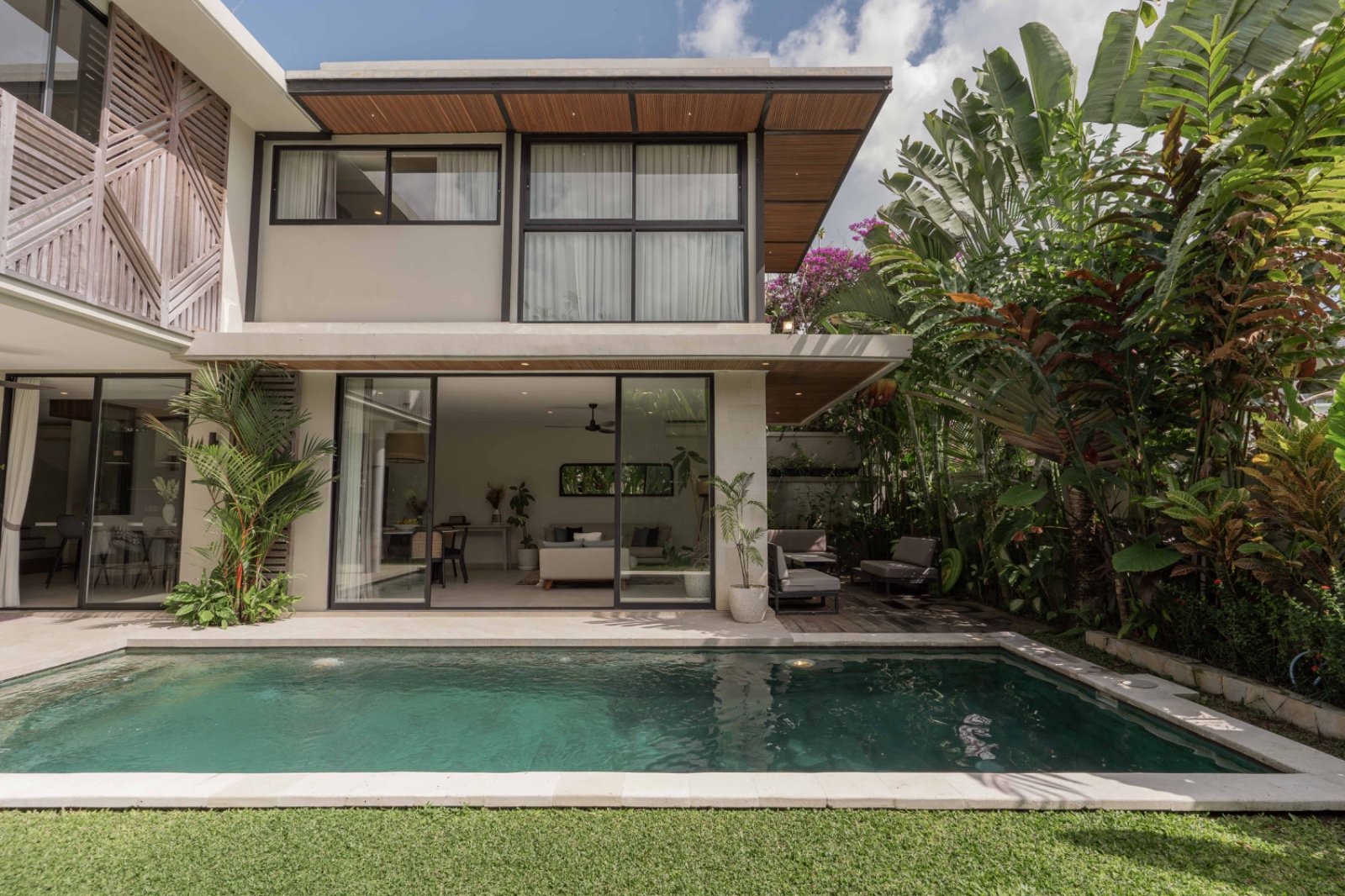 Pool & Outdoor Living