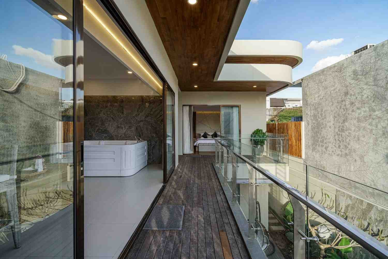 Balcony1_1 (1)