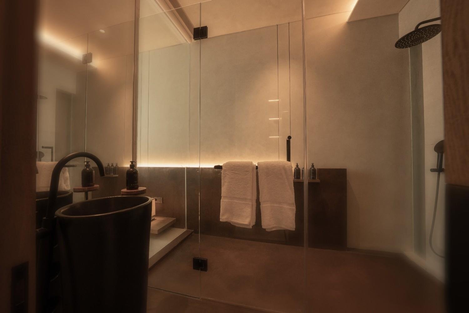 Bathroom2