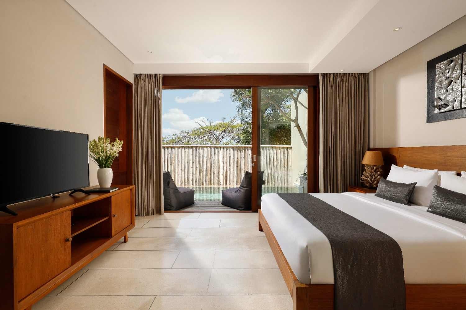 ROOM 1 – BEDROOM.-100kb