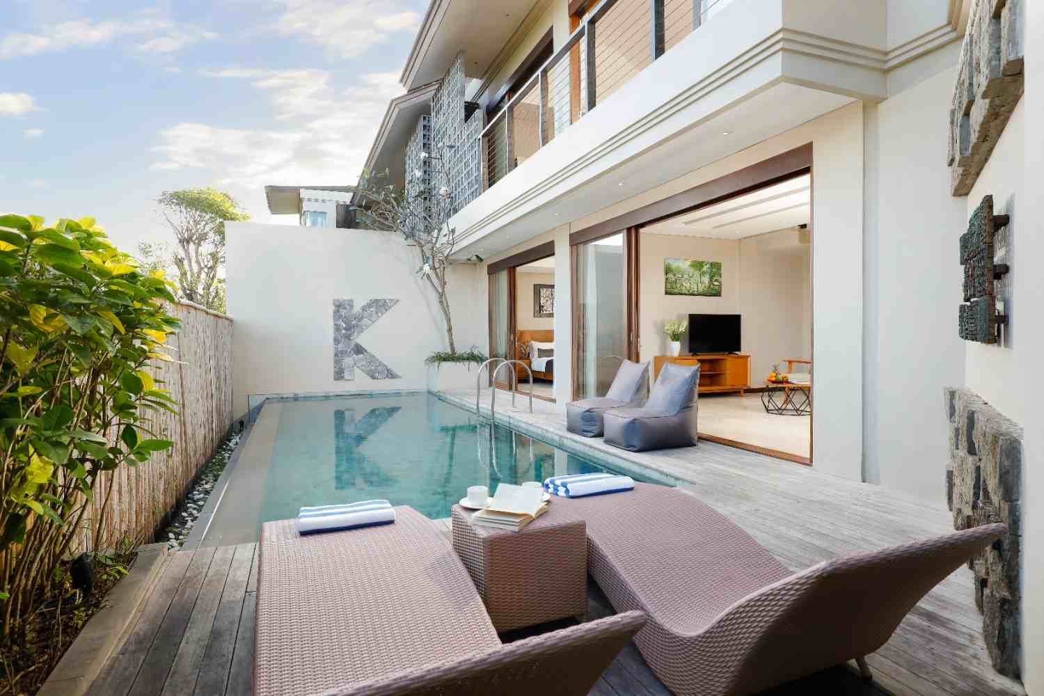 SWIMMING POOL-100kb
