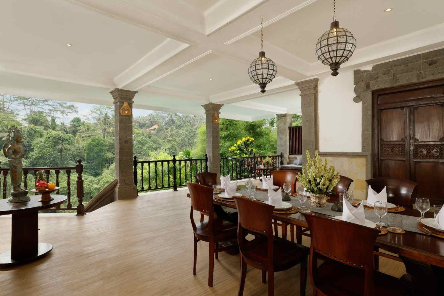 VILLA 1 – DINING AREA1-100kb