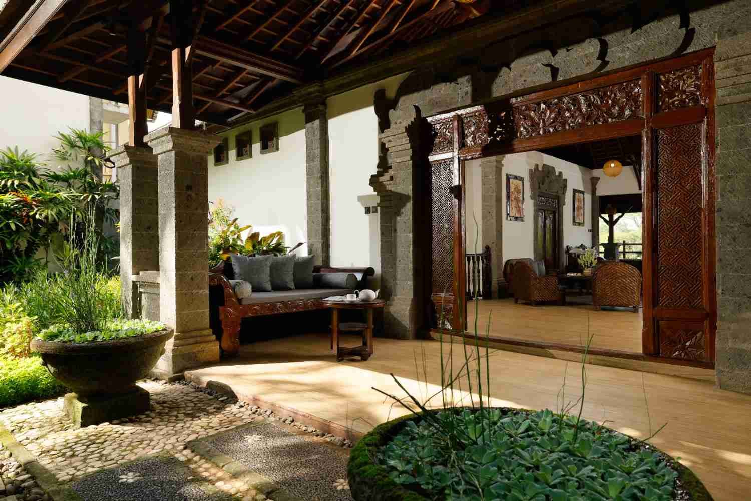 VILLA 1 – ENTRANCE-100kb