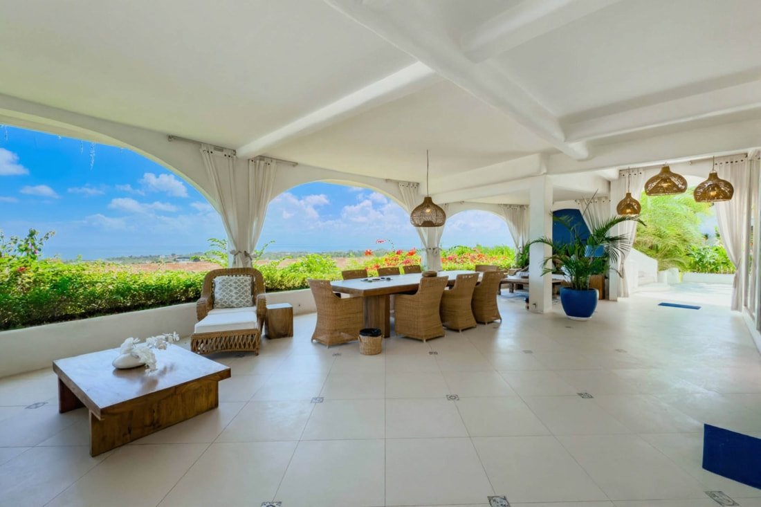 1100